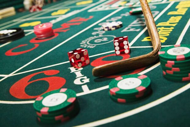 Friends Who Gamble Together, Stay Together ─ 4 Casino Games to Play with Friends Friends Who Gamble Together, Stay Together ─ 4 Casino Games to Play with Friends
